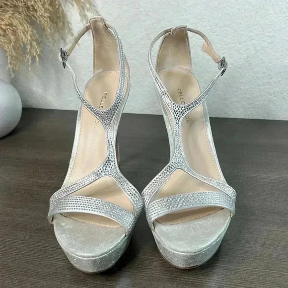 PELLE MODA Onora T-strap Sandal In Platinum Size 10M - Picture 2 of 10